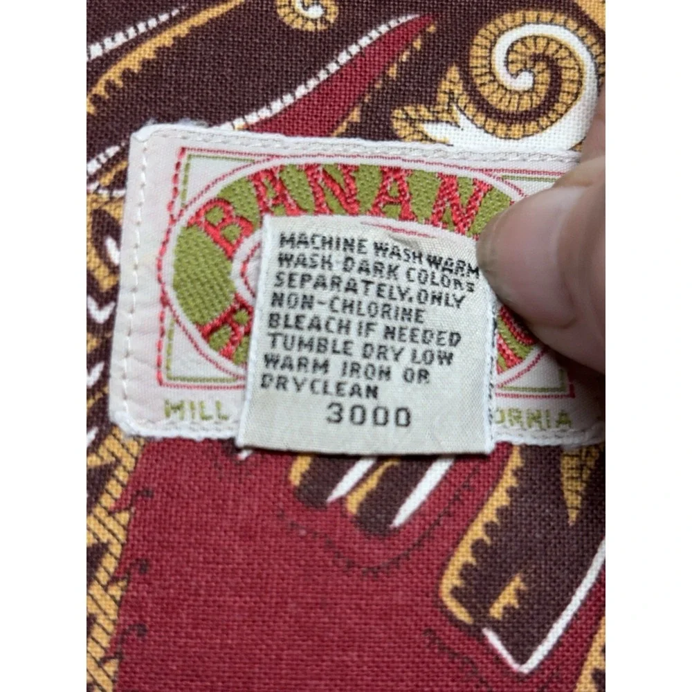 Vintage Banana Republic Safari Travel Shirt Men XL Red Tropical Floral Hong Kong